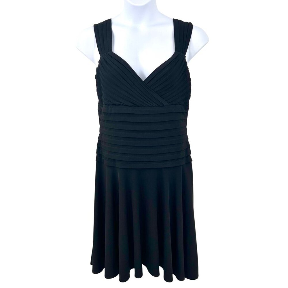 WHITE HOUSE BLACK MARKET PLEATED SLEEVELESS PARTY SEMI-FORMAL LITTLE BLACK DRESS